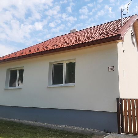 Babickin Dom Villa Medzilaborce Ngoại thất bức ảnh